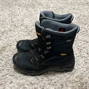 KEEN Neve Polar Mens Size US 9.5 Hiking Boots Black & Gargoyle Grey Ankle